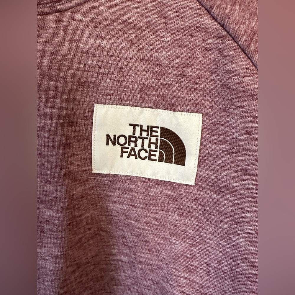 The North Face Women’s Heritage Patch Crew - Picture 3 of 10